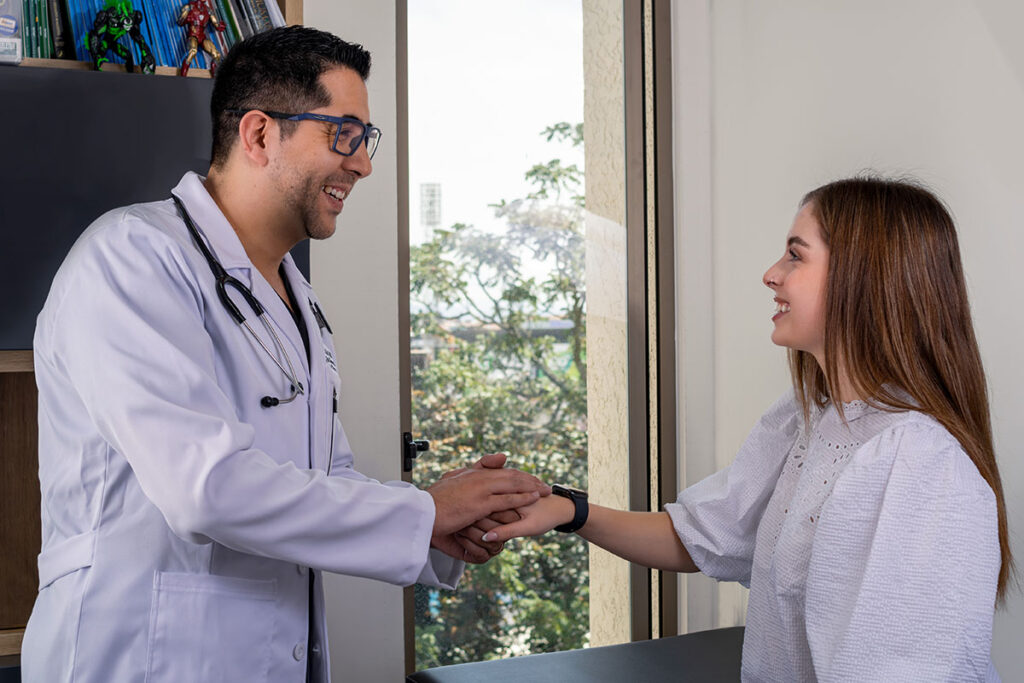 Dr David Barzallo Cirujano General Cuenca-min